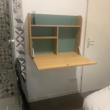 Mini Et Sdb - Plein Centre - Cour - Conciergerie J&n アパート アングレーム