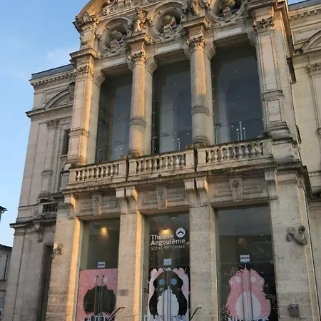 アパート Mini Et Sdb - Plein Centre - Cour - Conciergerie J&n アングレーム